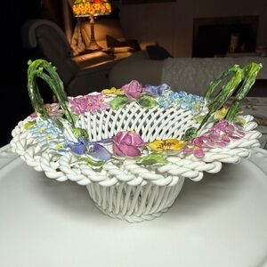 VTG Crown Staffordshire England Bone China Weave Flower Basket Easter SMALL FLAW